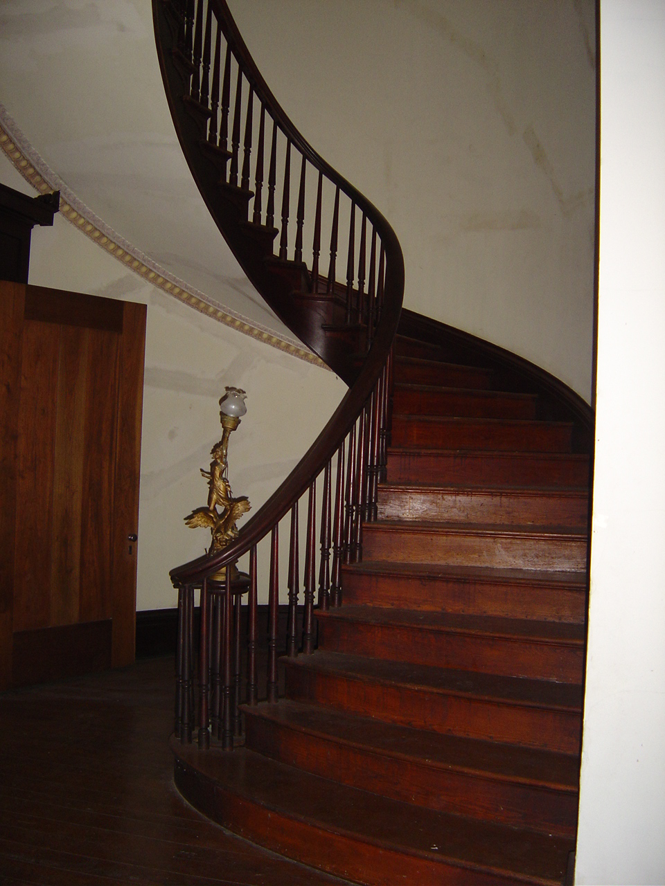 Ward Hall Chambered Nautilus Stairway